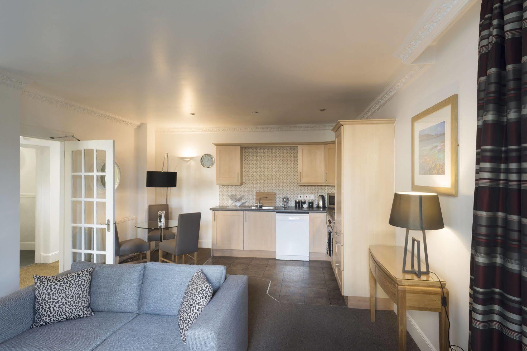 Fountain Court Apartments - Royal Garden Edinburgh Ngoại thất bức ảnh